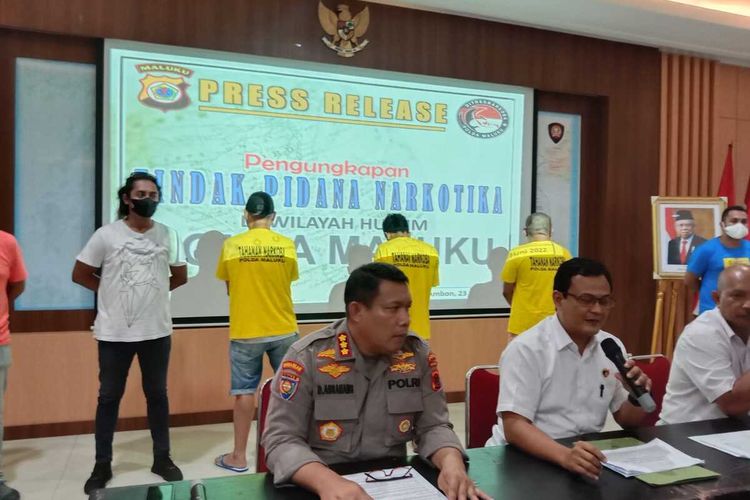 Dua Polisi di Maluku Jadi Pengedar Narkoba, Ditangkap Temannya Sendiri